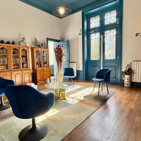 T2 De Charme Dans Un Chateau Layrac Bagian luar foto